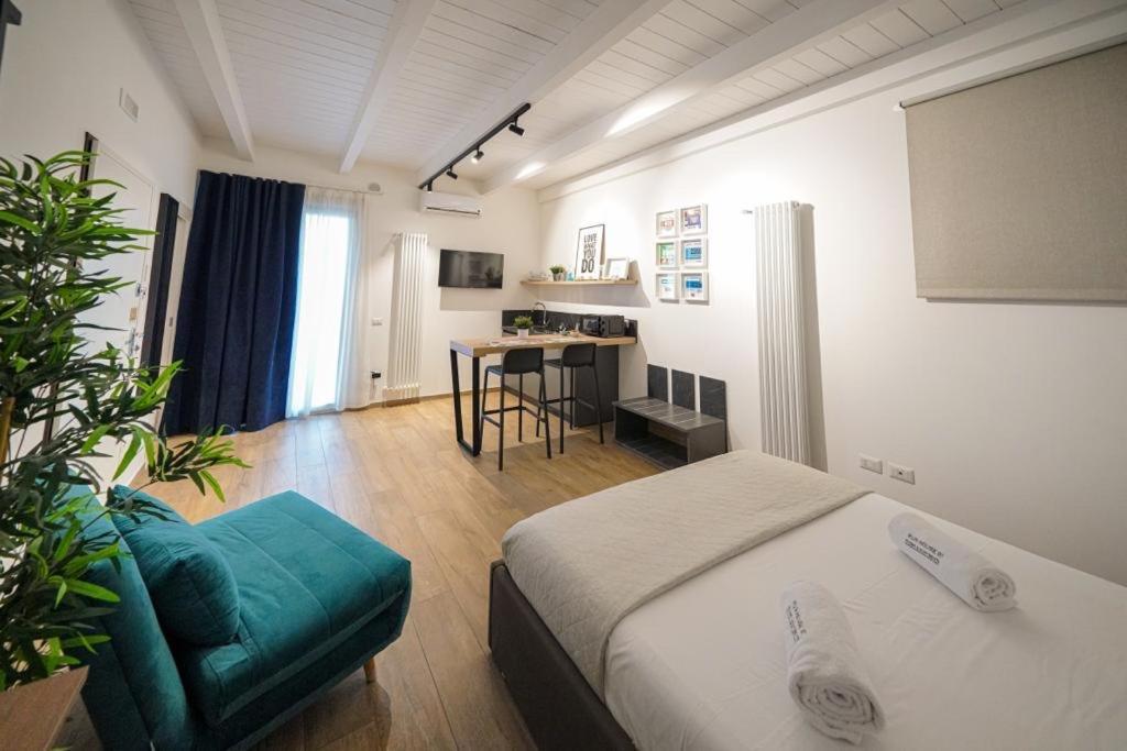 Run House 07 Rooms & Apartments Кассано-делле-Мурдже Экстерьер фото